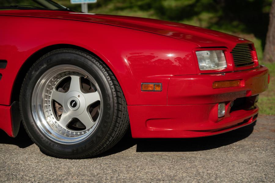 Детали экстерьера Aston Martin Virage Volante 1993 года  (NA) (фото 19 из 63)